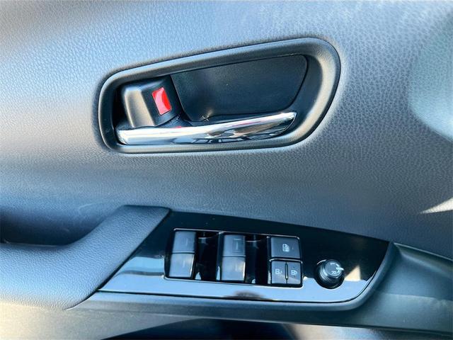 Photo of 2020 Magnetic Gray Metallic Toyota Prius