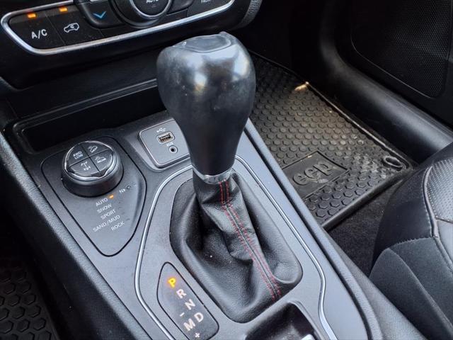 Photo of 2019 Diamond Black Crystal Pearlcoat Jeep Cherokee