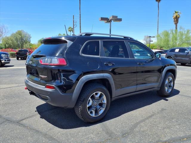 Photo of 2019 Diamond Black Crystal Pearlcoat Jeep Cherokee