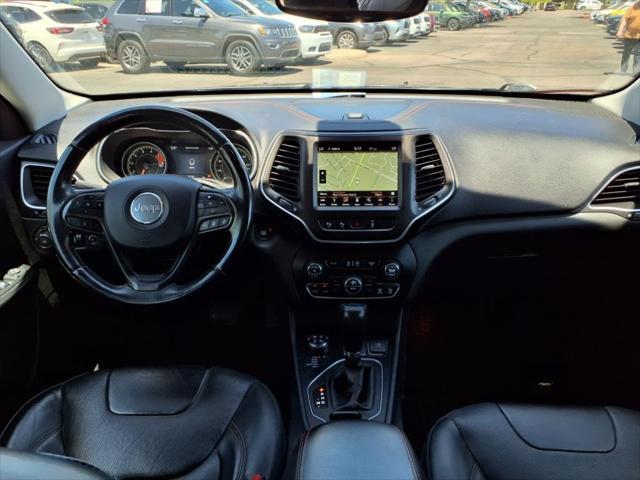 Photo of 2019 Diamond Black Crystal Pearlcoat Jeep Cherokee