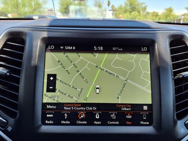Photo of 2019 Diamond Black Crystal Pearlcoat Jeep Cherokee