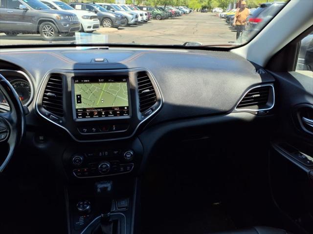 Photo of 2019 Diamond Black Crystal Pearlcoat Jeep Cherokee