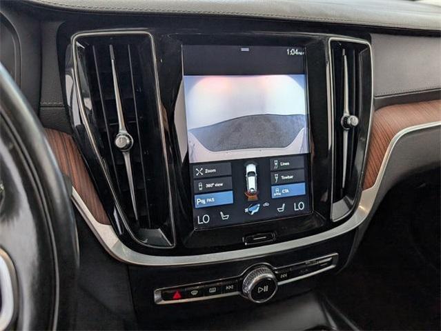 Photo of 2020 Silver Volvo V60 Cross Country