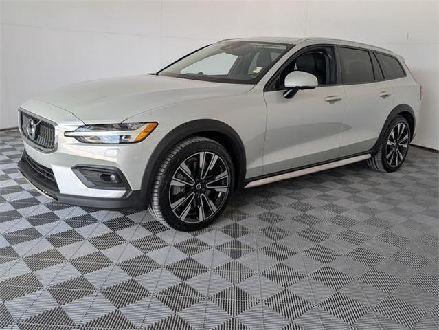 Photo of 2020 Silver Volvo V60 Cross Country