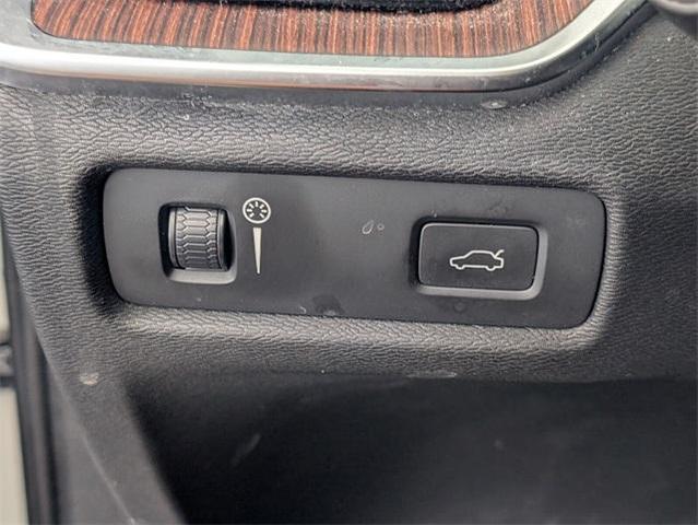 Photo of 2020 Silver Volvo V60 Cross Country