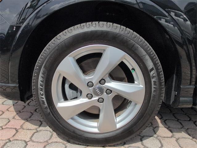 Photo of 2019 Mythos Black Metallic Audi Q3