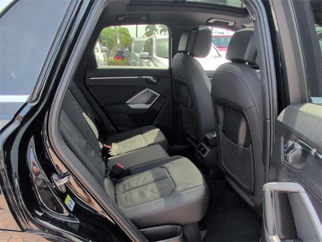 Photo of 2019 Mythos Black Metallic Audi Q3