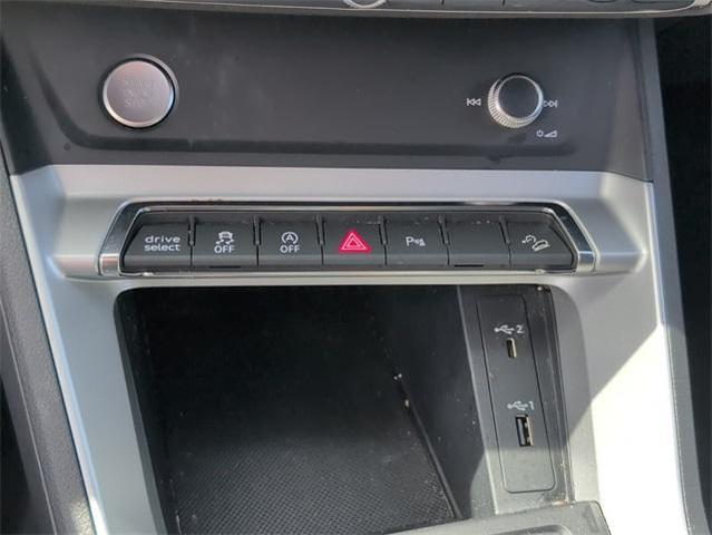 Photo of 2019 Mythos Black Metallic Audi Q3