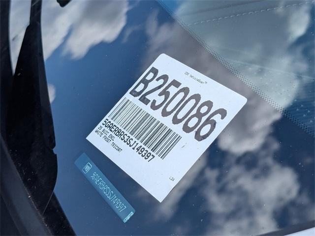 Photo of 2025 White Frost Tri-Coat Buick Enclave