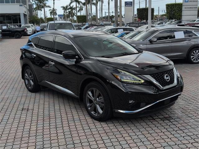 Photo of 2022 Magnetic Black Nissan Murano