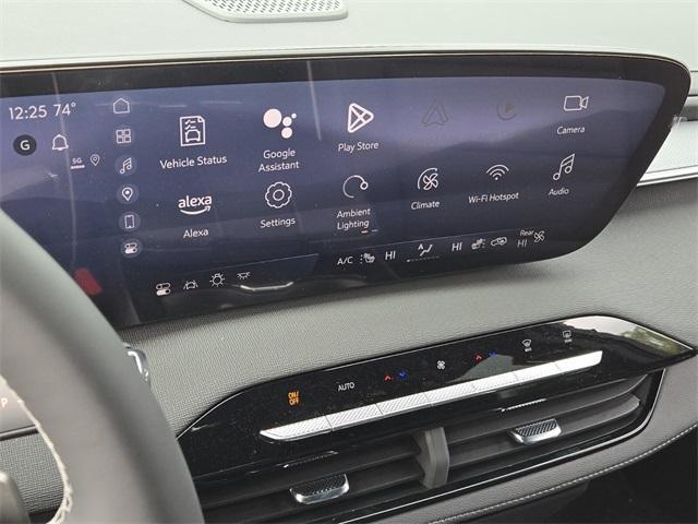 Photo of 2025 White Frost Tri-Coat Buick Enclave