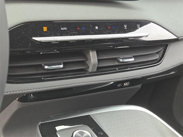 Photo of 2025 White Frost Tri-Coat Buick Enclave