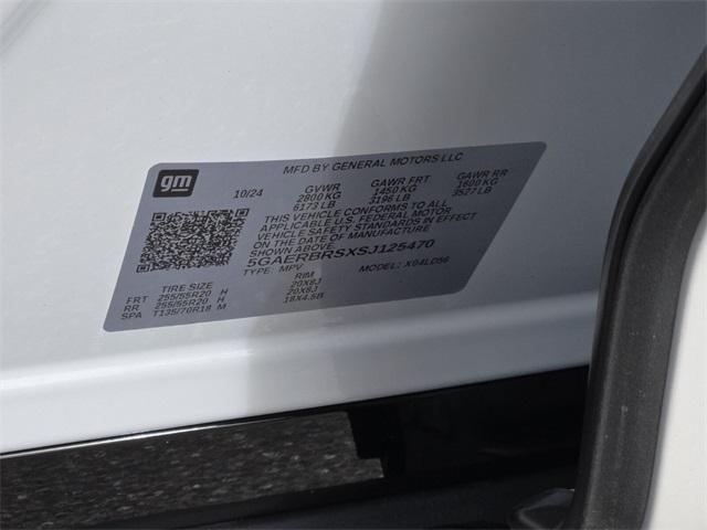 Photo of 2025 White Frost Tri-Coat Buick Enclave