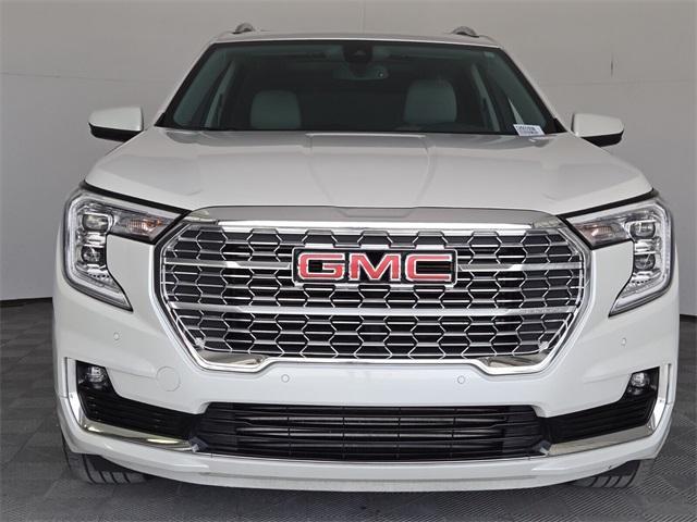 Photo of 2022 White Frost Tri-Coat GMC Terrain