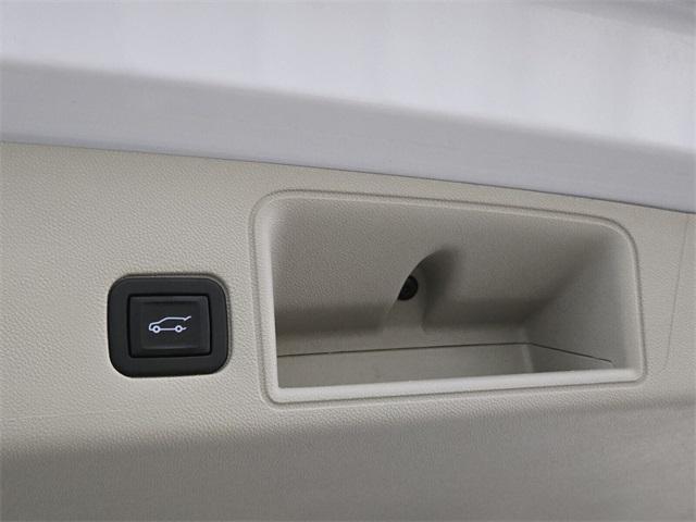 Photo of 2022 White Frost Tri-Coat GMC Terrain