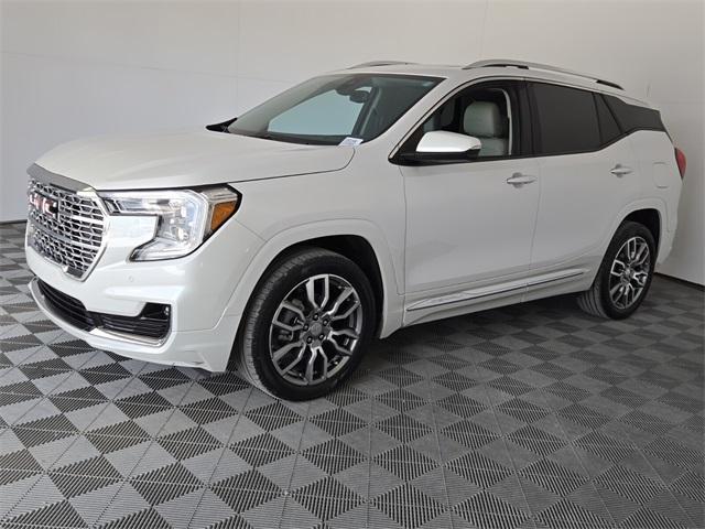 Photo of 2022 White Frost Tri-Coat GMC Terrain