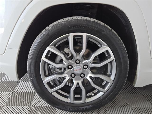 Photo of 2022 White Frost Tri-Coat GMC Terrain