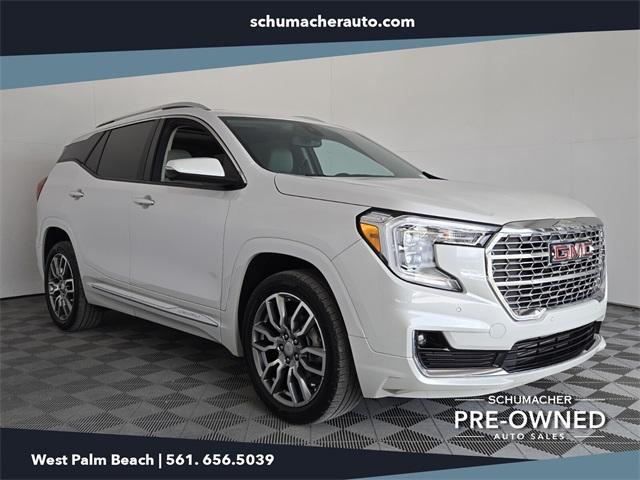 Photo of 2022 White Frost Tri-Coat GMC Terrain