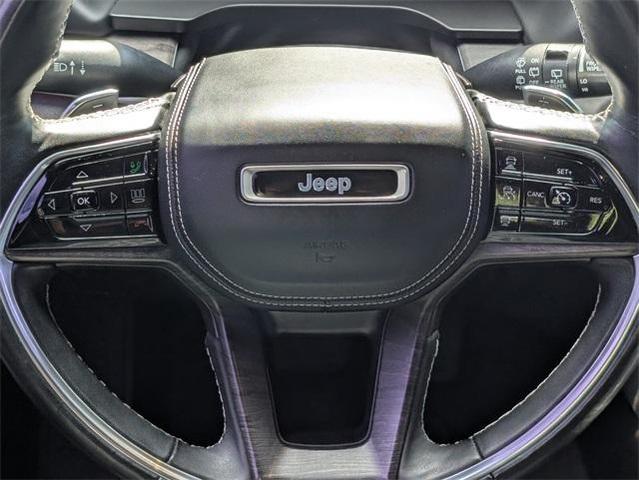 Photo of 2022 Diamond Black Jeep Grand Cherokee L