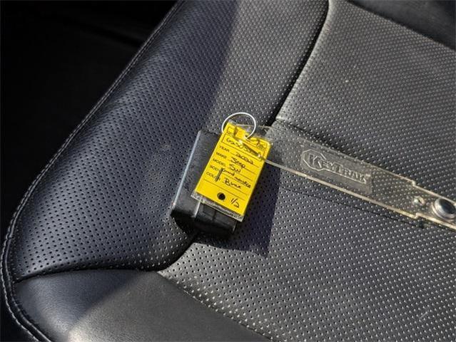 Photo of 2022 Diamond Black Jeep Grand Cherokee L