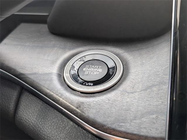 Photo of 2022 Diamond Black Jeep Grand Cherokee L