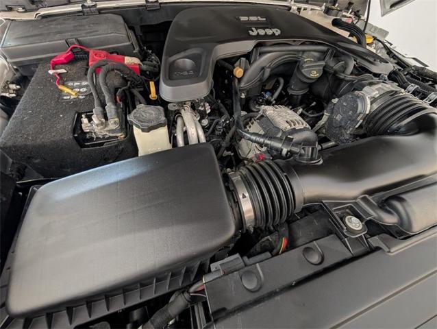 Photo of 2018 Bright White Clearcoat Jeep Wrangler Unlimited