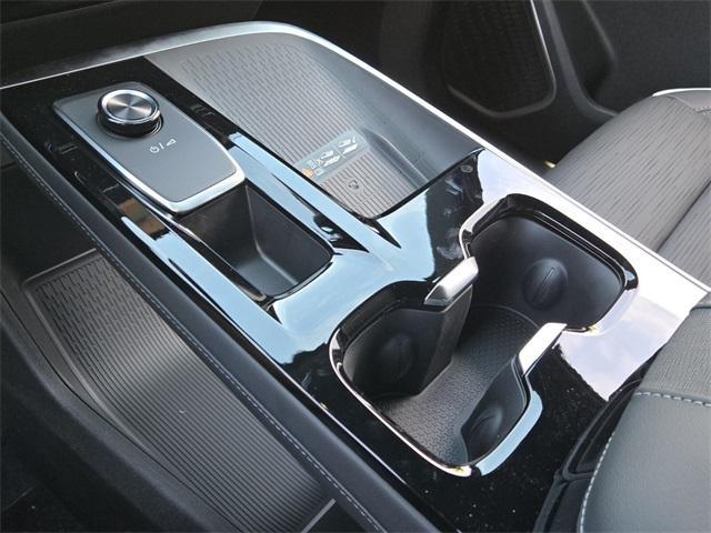 Photo of 2025 White Frost Tri-Coat Buick Enclave