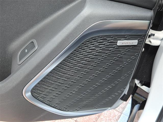 Photo of 2025 White Frost Tri-Coat Buick Enclave