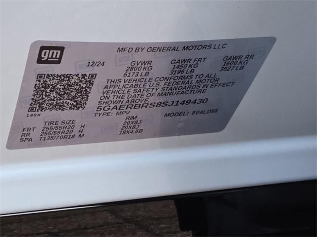 Photo of 2025 White Frost Tri-Coat Buick Enclave