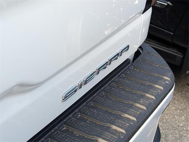 Photo of 2025 Summit White GMC Sierra 2500