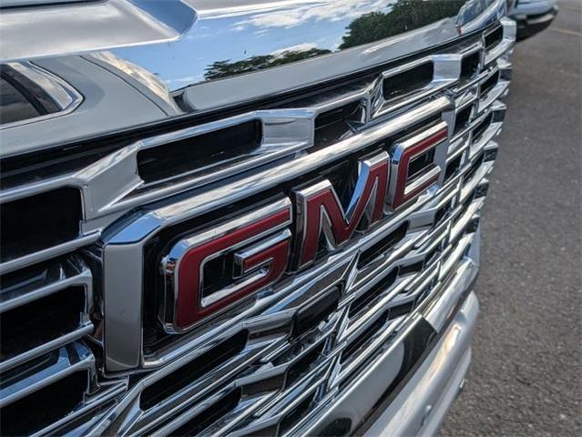 Photo of 2025 Summit White GMC Sierra 2500