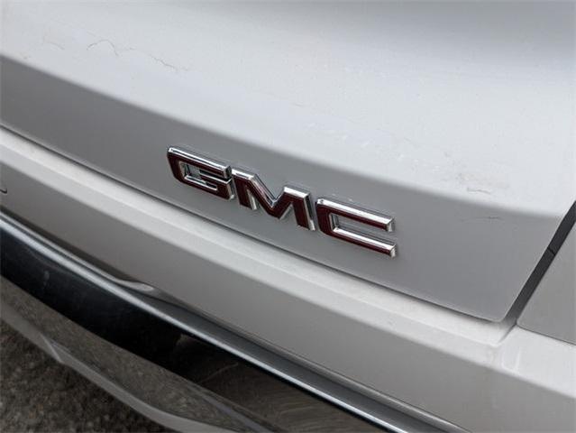 Photo of 2026 Summit White GMC Terrain
