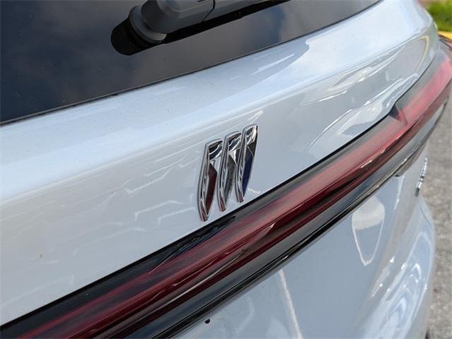 Photo of 2025 Summit White Buick Enclave