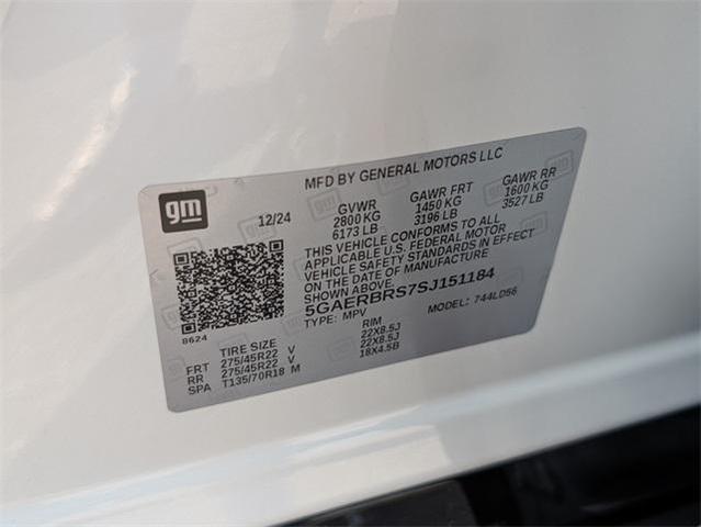 Photo of 2025 Summit White Buick Enclave