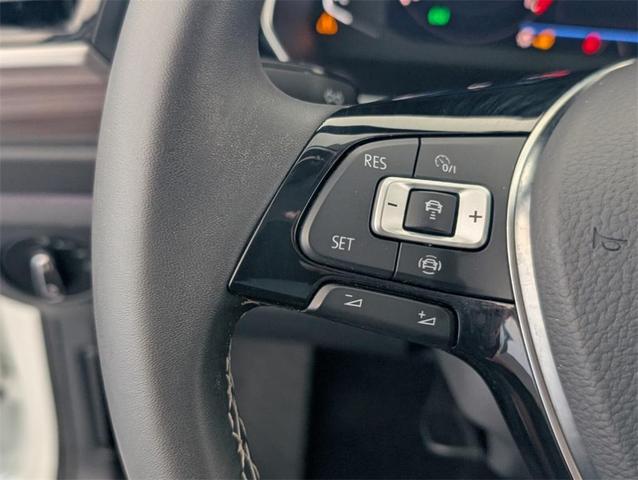 Photo of 2021 Pure White Volkswagen Jetta