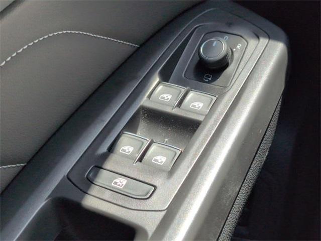 Photo of 2023 Opal White Pearl Effect Volkswagen Atlas Cross Sport