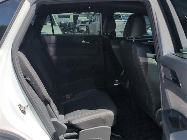 Photo of 2023 Opal White Pearl Effect Volkswagen Atlas Cross Sport