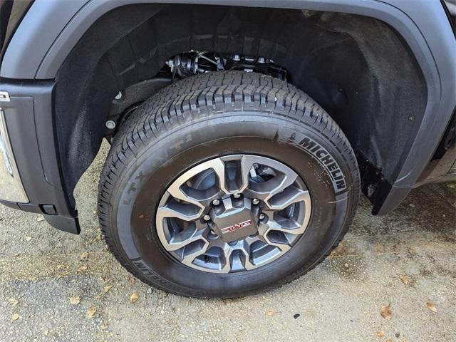 Photo of 2025 Onyx Black GMC Sierra 2500