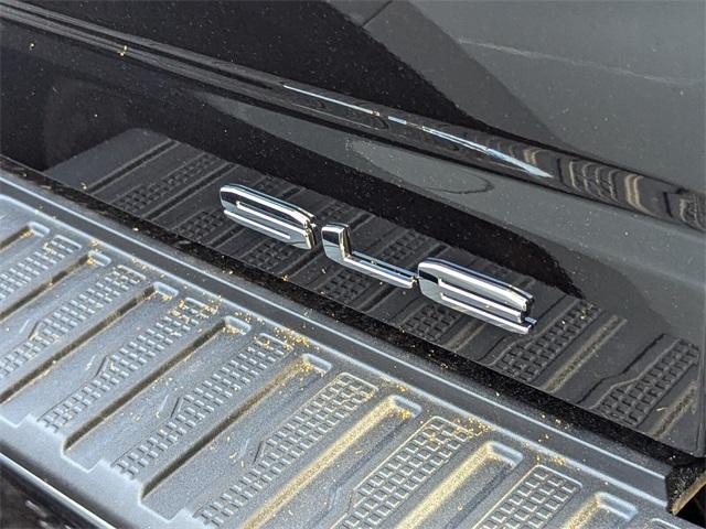 Photo of 2025 Onyx Black GMC Sierra 2500