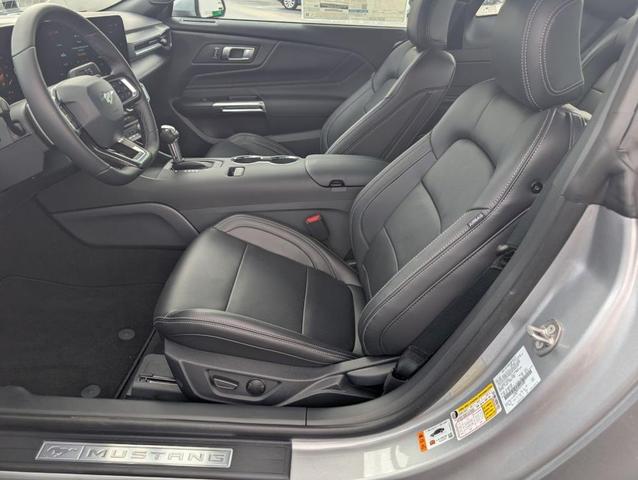 Photo of 2025 Iconic Silver Metallic Ford Mustang