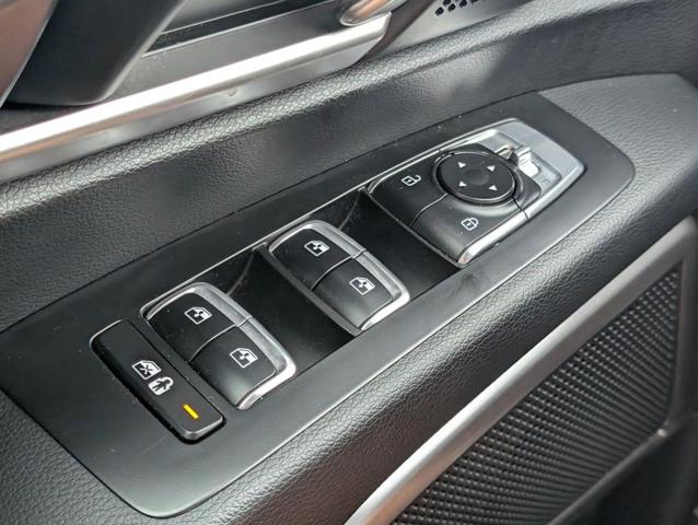 Photo of 2025 Everlasting Silver Kia Telluride