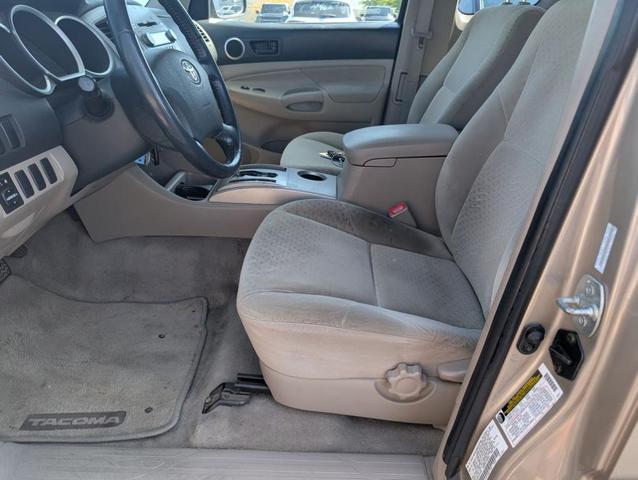 Photo of 2005 Desert Sand Mica Toyota Tacoma