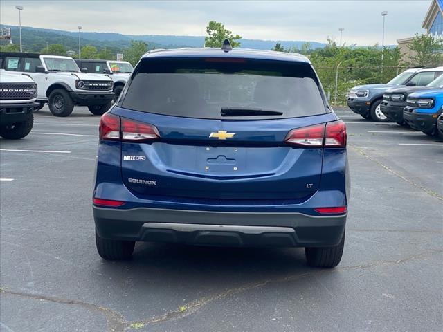 Photo of 2022 Blue Glow Metallic Chevrolet Equinox