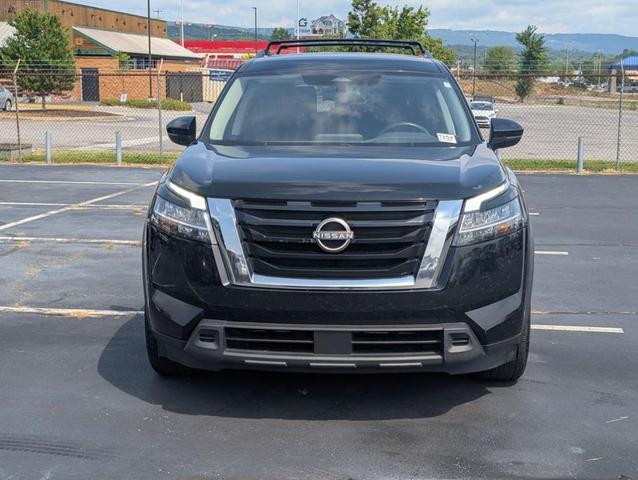 Photo of 2022 Black Nissan Pathfinder
