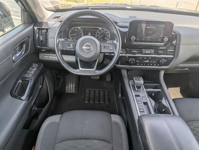 Photo of 2022 Black Nissan Pathfinder