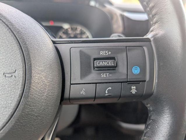 Photo of 2022 Black Nissan Pathfinder