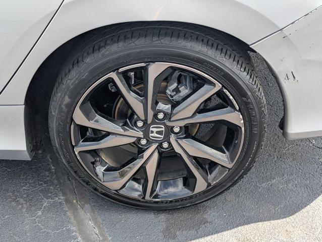 Photo of 2019 Lunar Silver Metallic Honda Civic