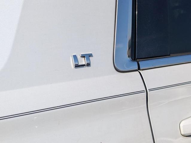 Photo of 2016 Iridescent Pearl Tricoat Chevrolet Tahoe