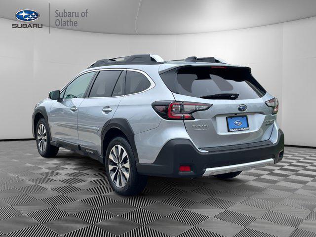Photo of 2025 Ice Silver Metallic Subaru Outback