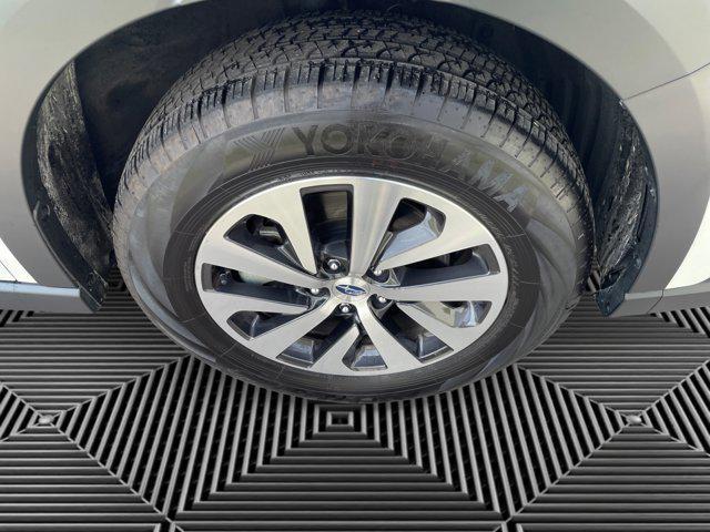 Photo of 2025 Ice Silver Metallic Subaru Outback